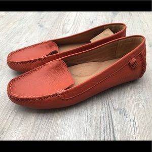 UGG TERRACOTTA FLORES SLIP ON LEATHER LOAFER